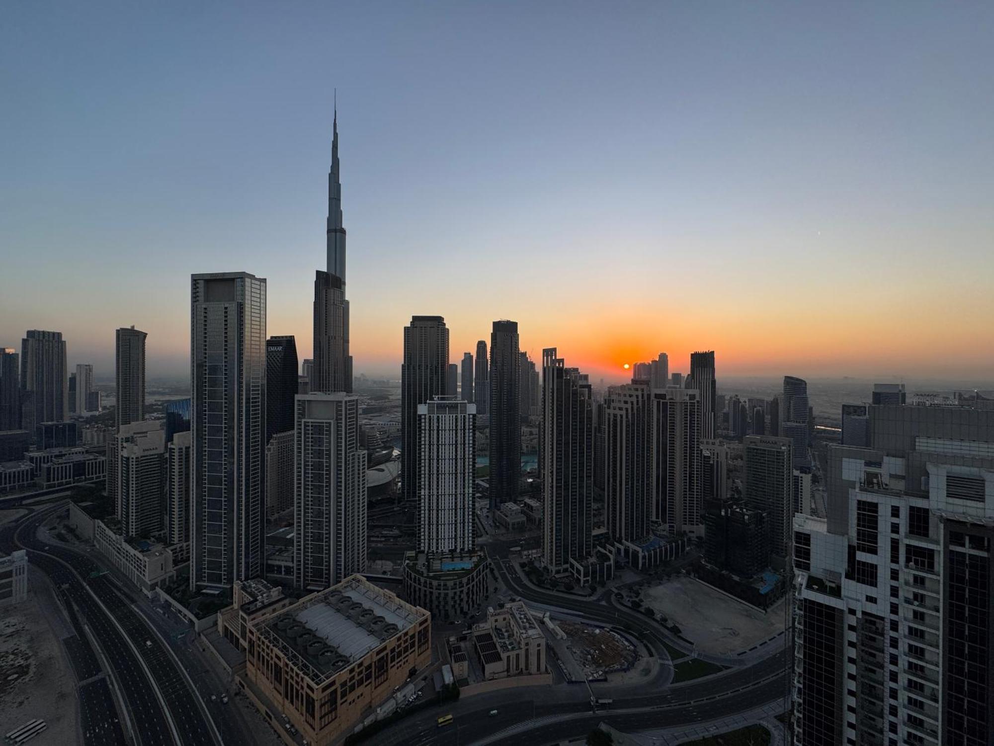 Paramount Tower Hotel And Residences With Infinity Sky Pool Dubai Eksteriør billede